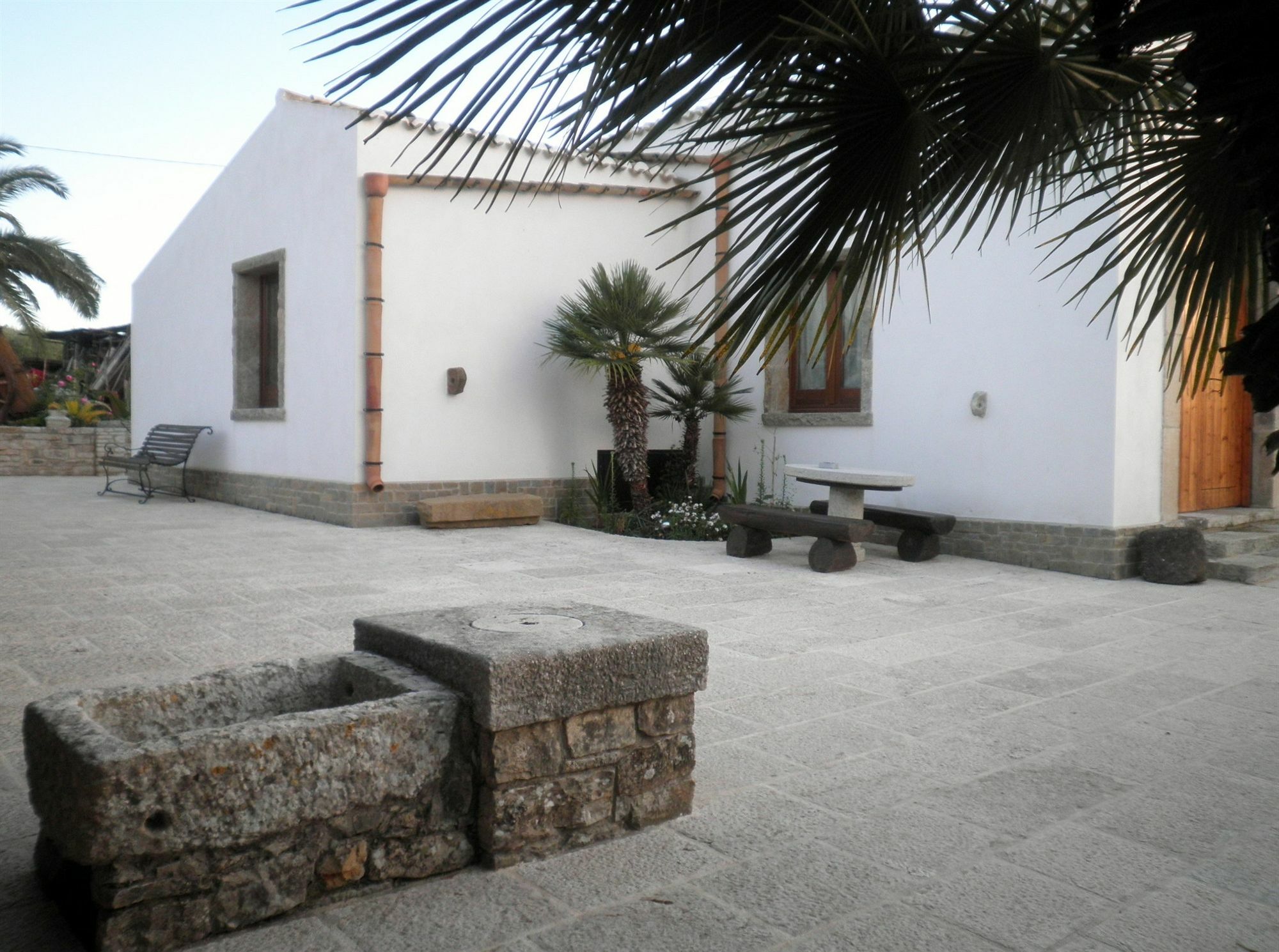 Agriturismo Borgo Di Pietra Bianca Erice Exterior foto